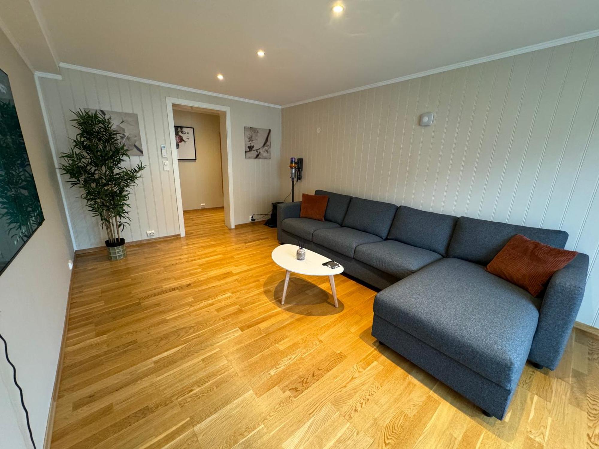 Charming 3-Bedroom Apartment In The Heart Of Кристіансунн Екстер'єр фото