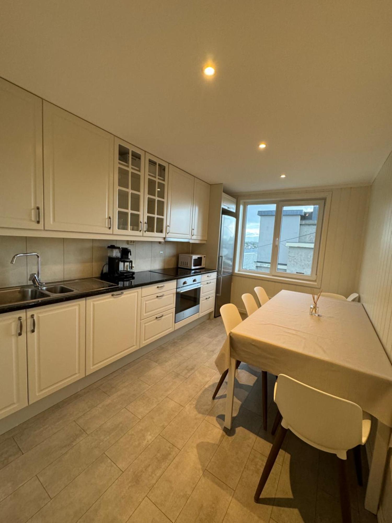 Charming 3-Bedroom Apartment In The Heart Of Кристіансунн Екстер'єр фото