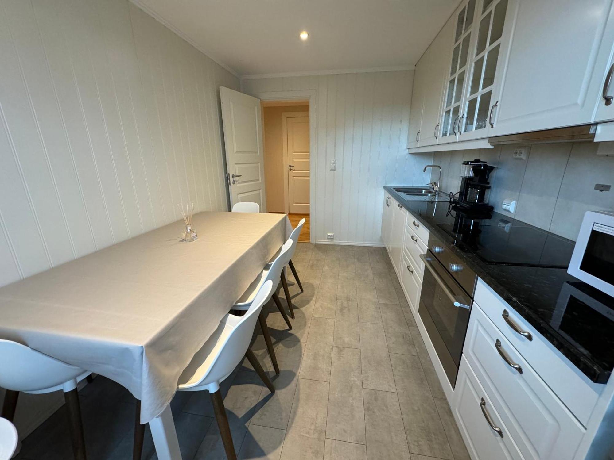 Charming 3-Bedroom Apartment In The Heart Of Кристіансунн Екстер'єр фото
